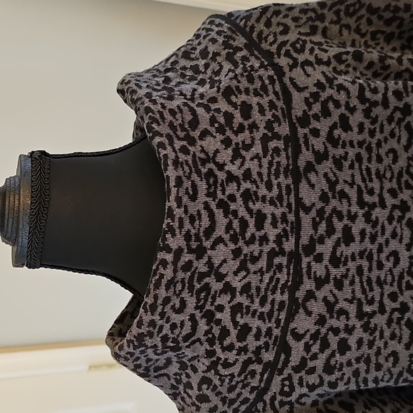 Sweater - Picture 10 of 16